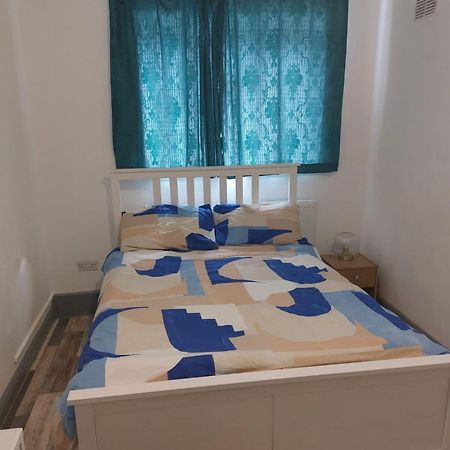 Holiday Villa ลอนดอน ภายนอก รูปภาพ